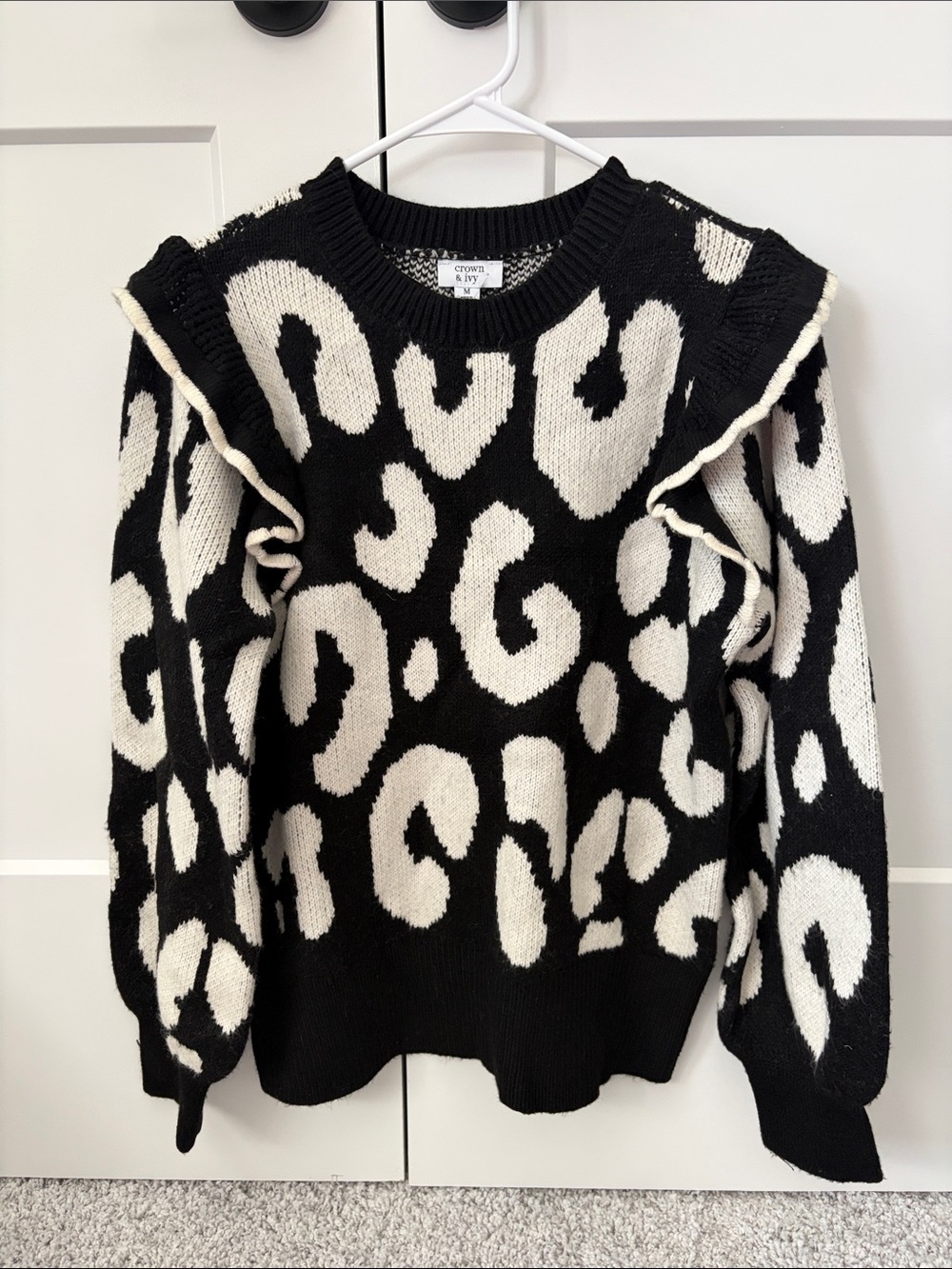 crown & ivy Black and White Leopard Ruffle Shoulder Crewneck Sweater